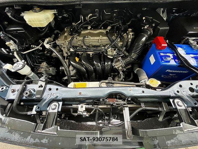 Toyota VOXY 2015-02 7563059-27