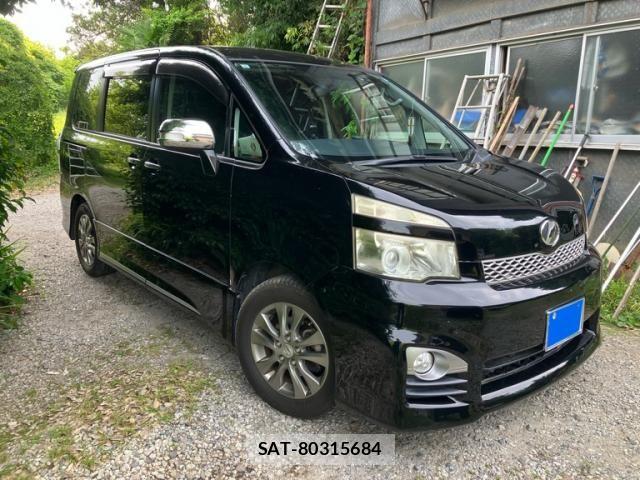 Toyota VOXY 2011-11 7563065-2