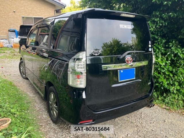 Toyota VOXY 2011-11 7563065-5