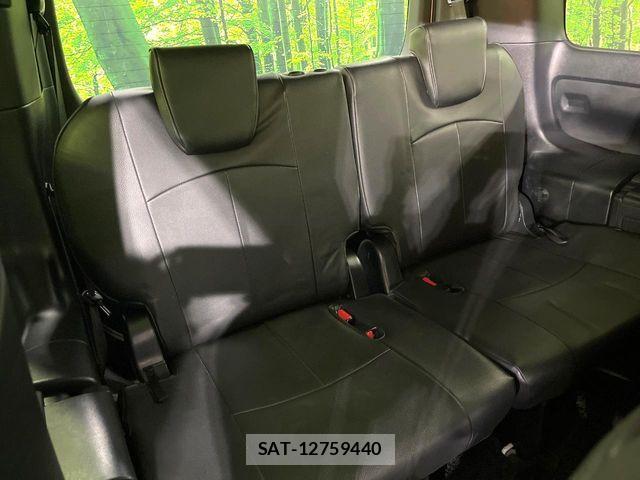 Toyota VOXY 2019-09 7563049-9