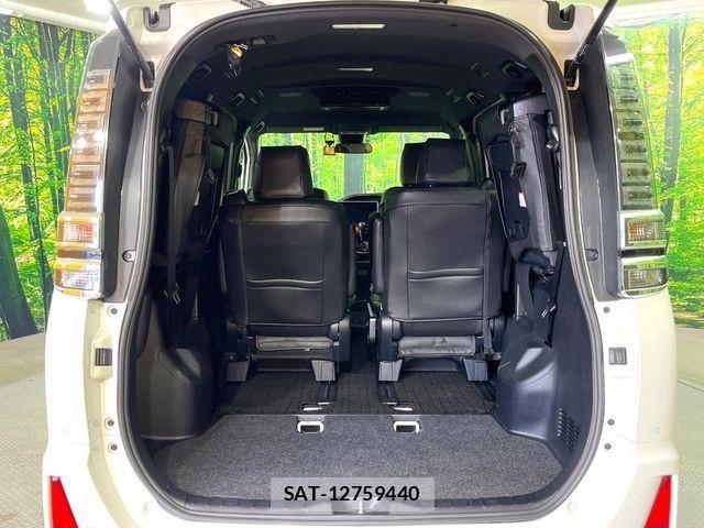 Toyota VOXY 2019-09 7563049-10