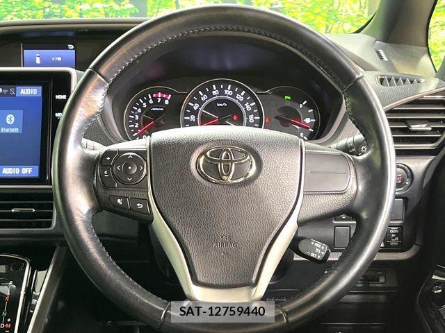 Toyota VOXY 2019-09 7563049-11