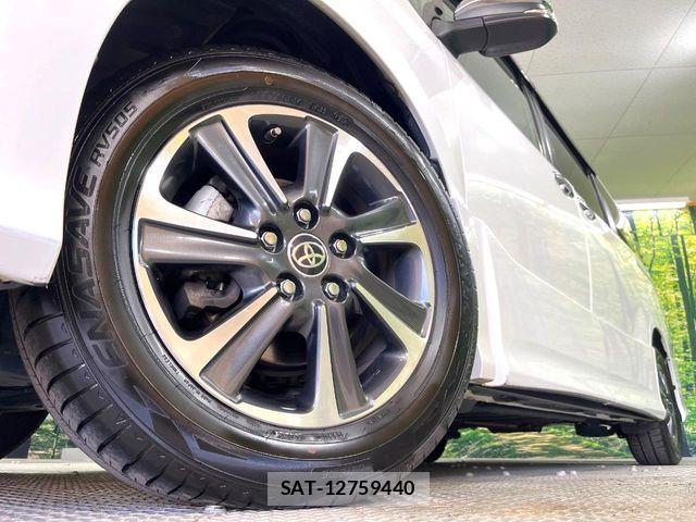 Toyota VOXY 2019-09 7563049-13