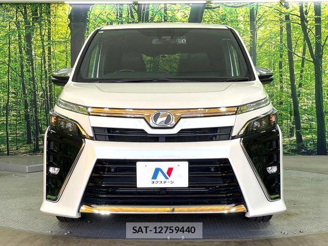 Toyota VOXY 2019-09 7563049-14