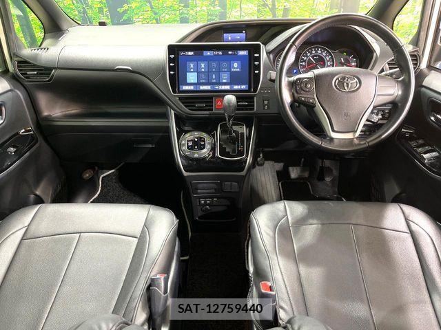 Toyota VOXY 2019-09 7563049-1