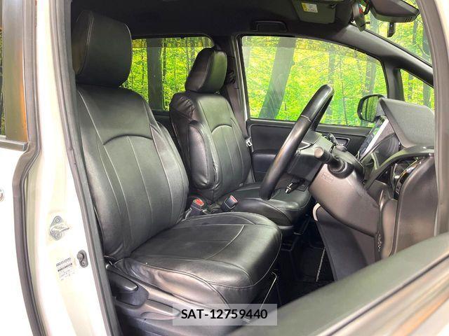 Toyota VOXY 2019-09 7563049-7