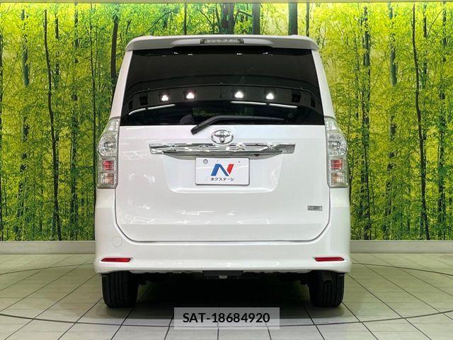 Toyota VOXY 2013-06 7563064-14