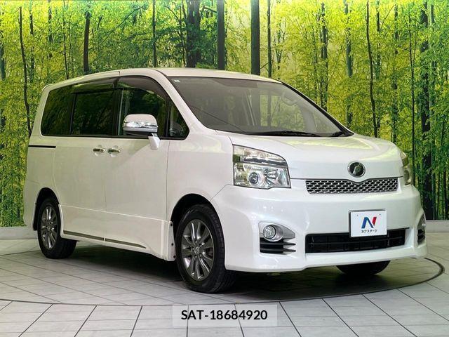Toyota VOXY 2013-06 7563064-15