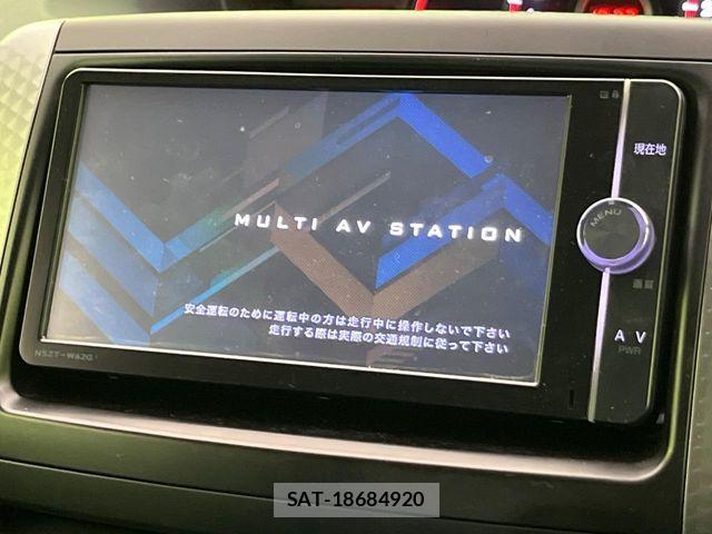Toyota VOXY 2013-06 7563064-2