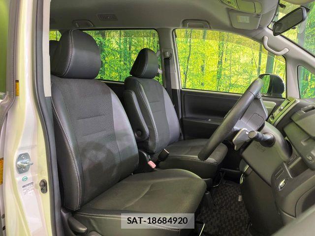 Toyota VOXY 2013-06 7563064-6