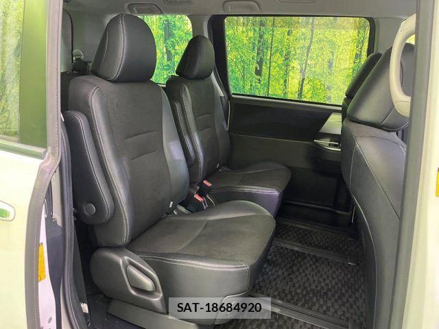 Toyota VOXY 2013-06 7563064-7