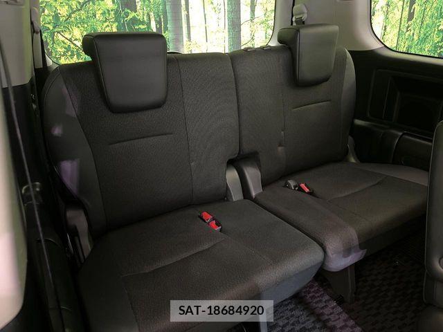 Toyota VOXY 2013-06 7563064-8