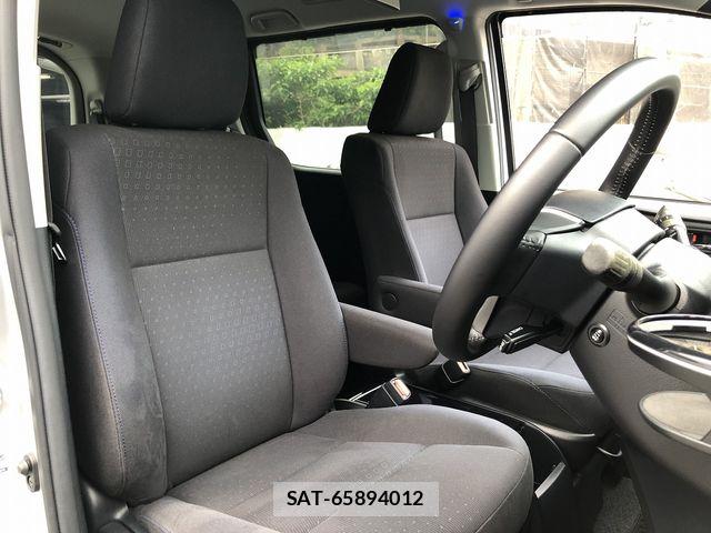 Toyota VOXY 2015-08 7563055-16