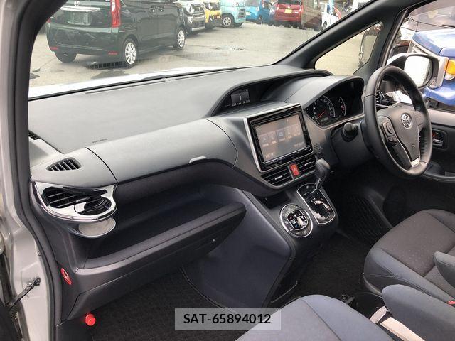 Toyota VOXY 2015-08 7563055-18