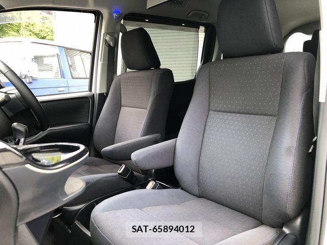 Toyota VOXY 2015-08 7563055-19