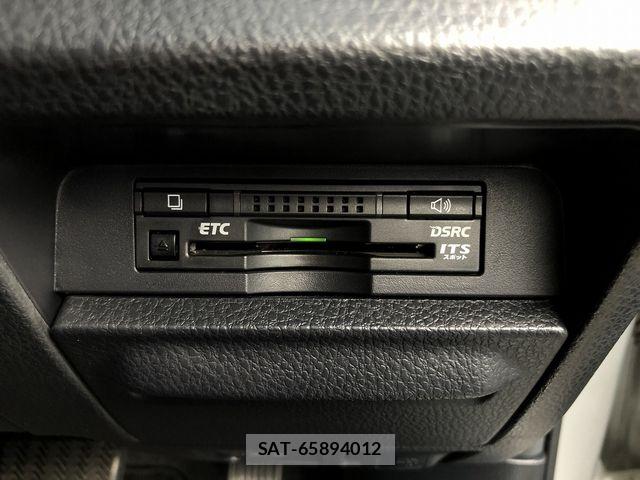 Toyota VOXY 2015-08 7563055-25