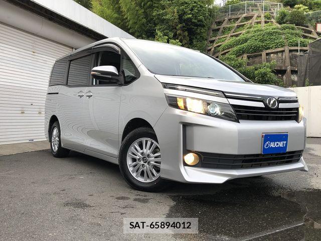 Toyota VOXY 2015-08 7563055-4