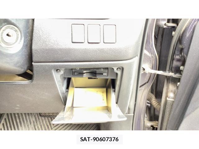 Toyota VOXY 2011-12 7563066-14