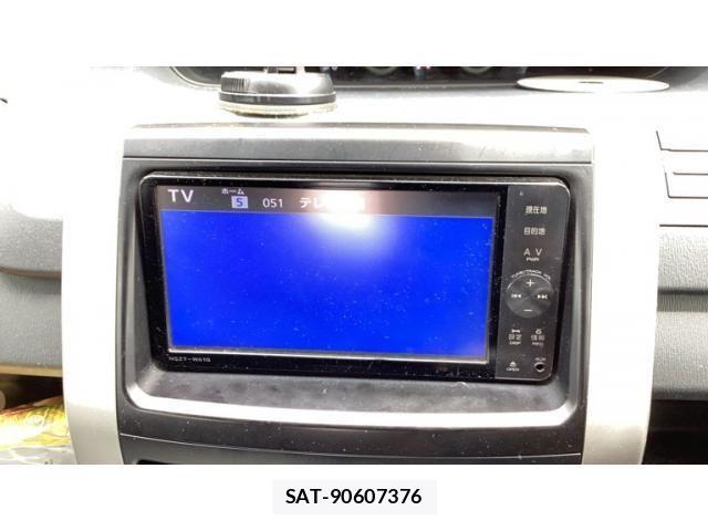 Toyota VOXY 2011-12 7563066-16