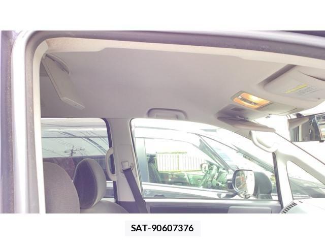 Toyota VOXY 2011-12 7563066-19