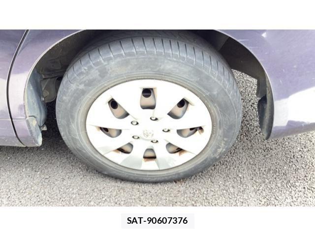 Toyota VOXY 2011-12 7563066-5