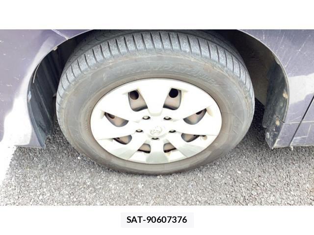 Toyota VOXY 2011-12 7563066-6