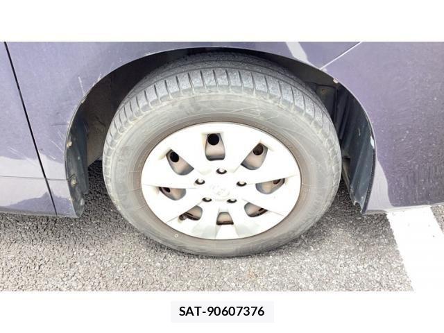 Toyota VOXY 2011-12 7563066-7
