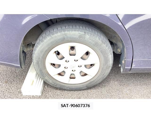 Toyota VOXY 2011-12 7563066-8