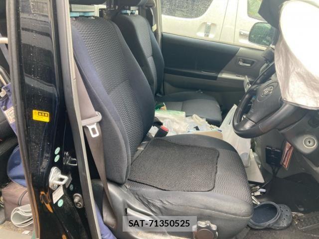 Toyota VOXY 2007-02 7563067-14