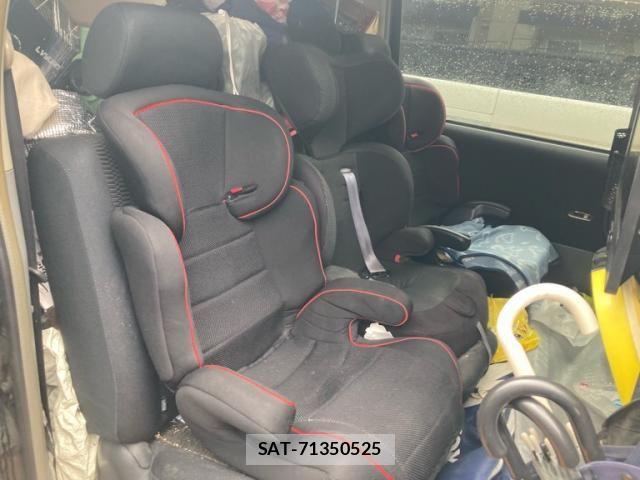 Toyota VOXY 2007-02 7563067-17