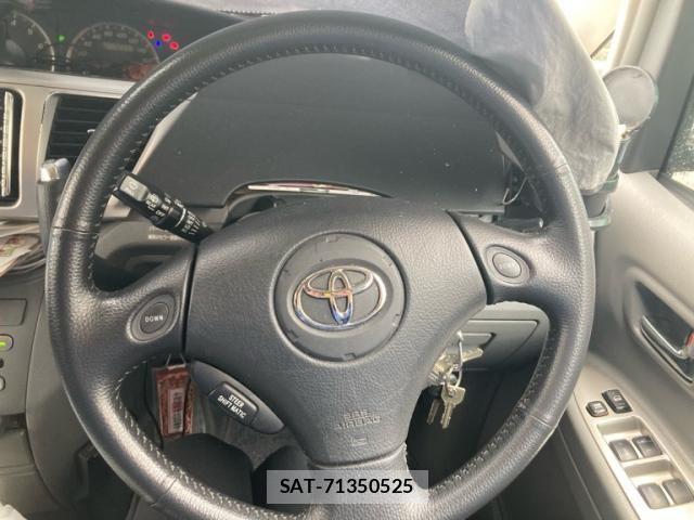 Toyota VOXY 2007-02 7563067-19