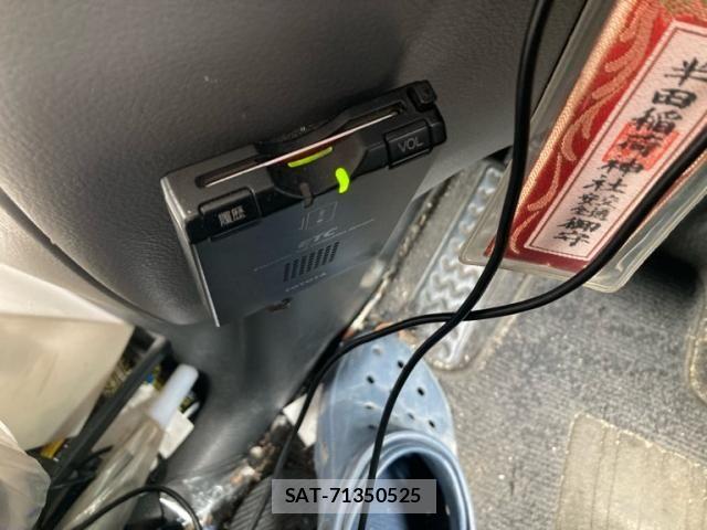 Toyota VOXY 2007-02 7563067-20