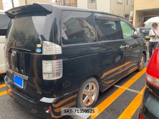 Toyota VOXY 2007-02 7563067-3