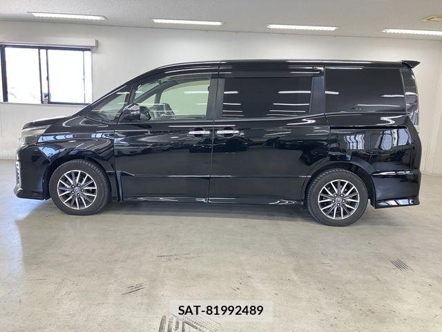 Toyota VOXY 2017-02 7563060-24