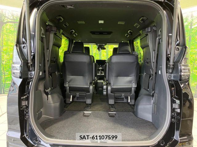 Toyota VOXY 2022-11 7621174-10