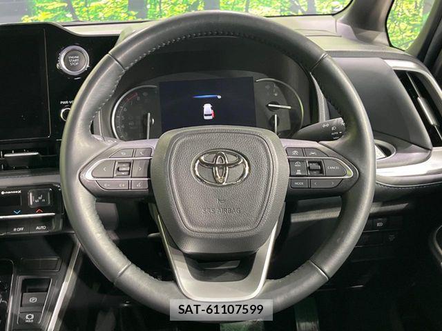 Toyota VOXY 2022-11 7621174-11