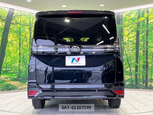 Toyota VOXY 2022-11 7621174-15