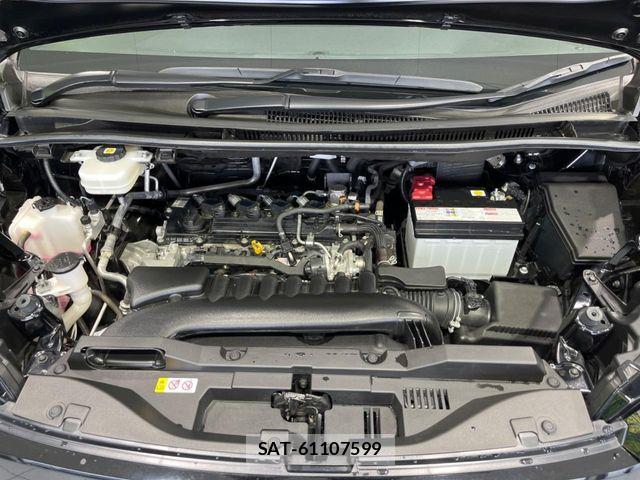 Toyota VOXY 2022-11 7621174-17