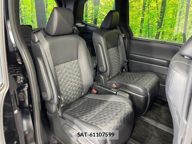 Toyota VOXY 2022-11 7621174-8