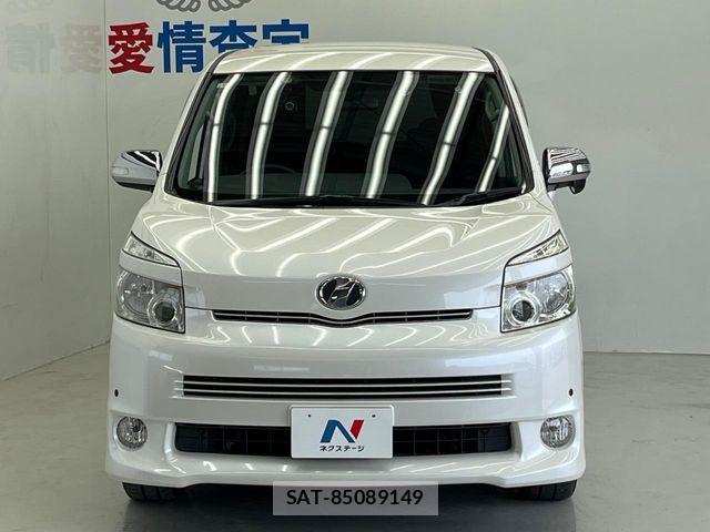 Toyota VOXY 2009-01 7621238-14