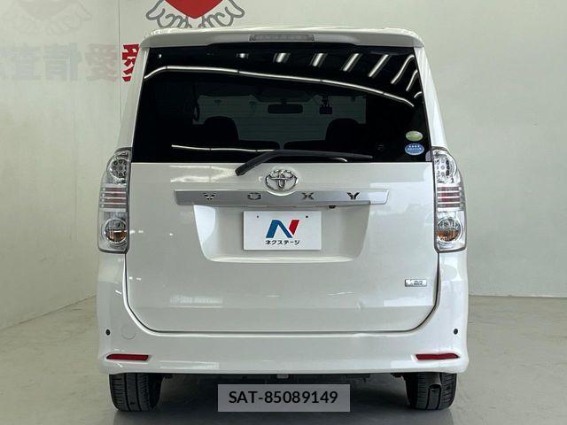 Toyota VOXY 2009-01 7621238-15