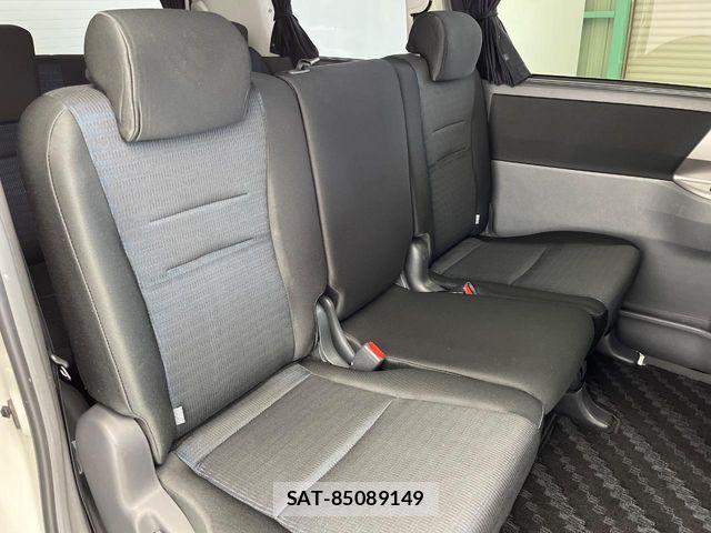 Toyota VOXY 2009-01 7621238-8