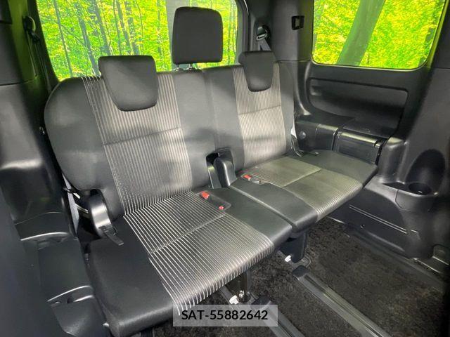 Toyota VOXY 2018-11 7621188-10