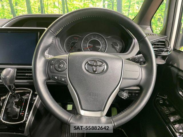 Toyota VOXY 2018-11 7621188-12