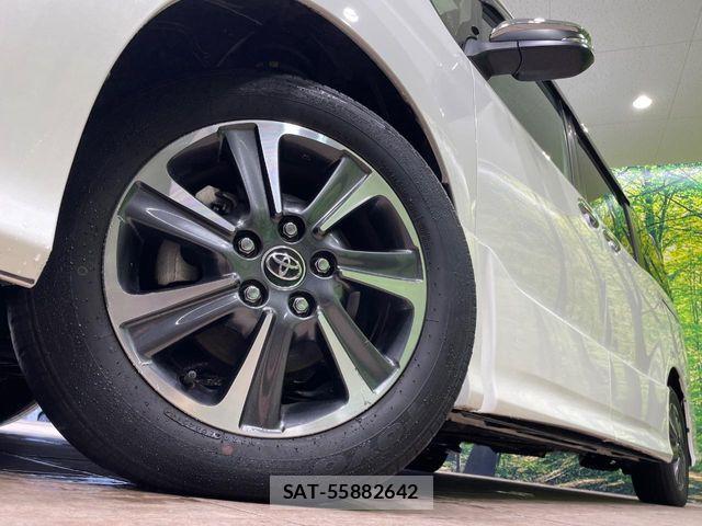 Toyota VOXY 2018-11 7621188-14