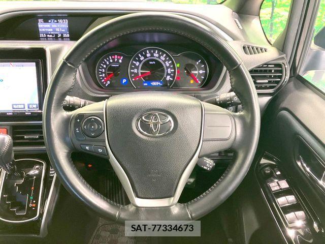 Toyota VOXY 2018-07 7621197-11