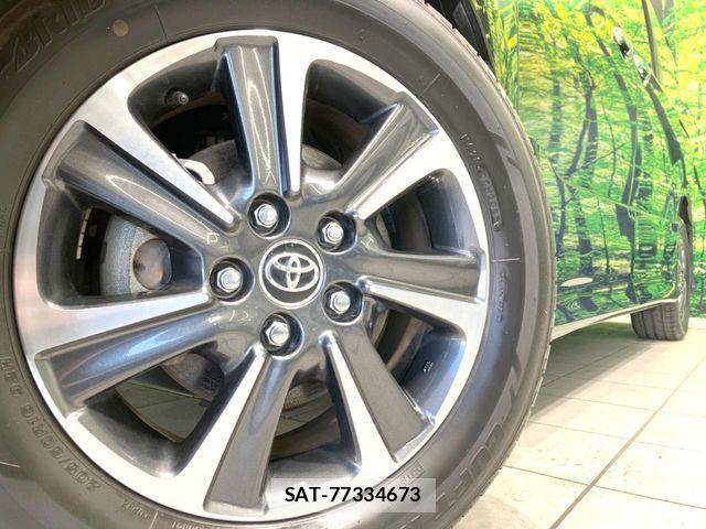 Toyota VOXY 2018-07 7621197-13