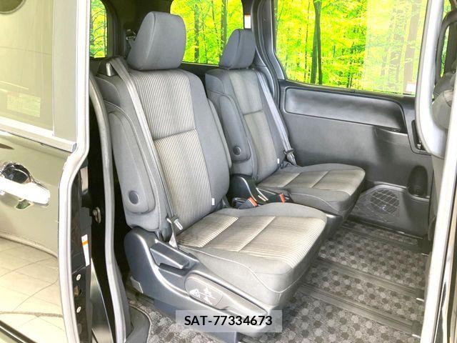 Toyota VOXY 2018-07 7621197-8