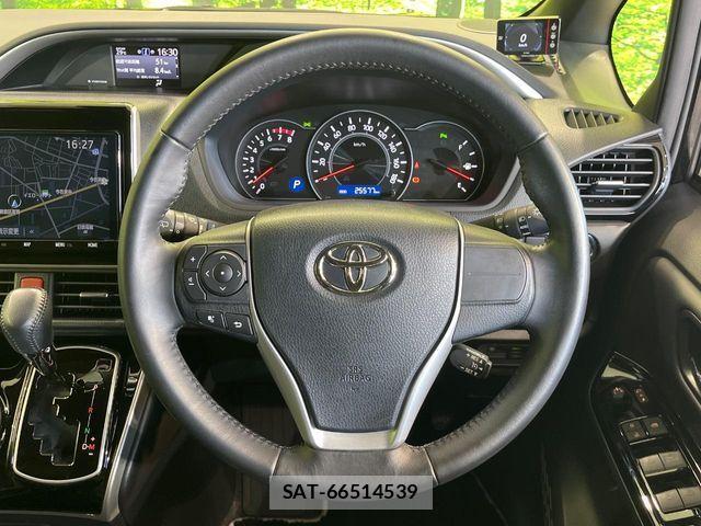 Toyota VOXY 2021-03 7621183-11