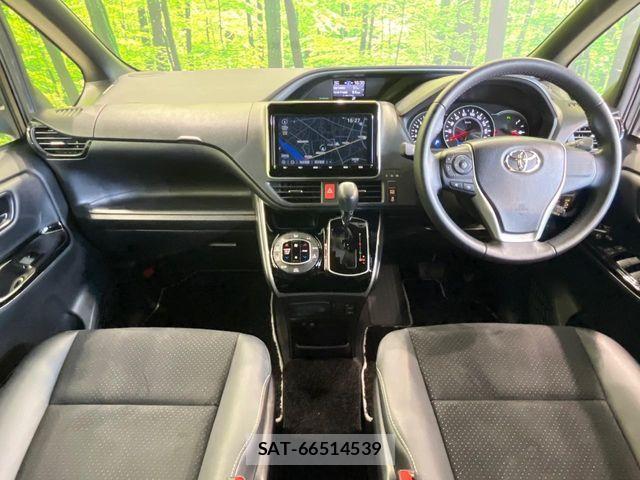 Toyota VOXY 2021-03 7621183-1